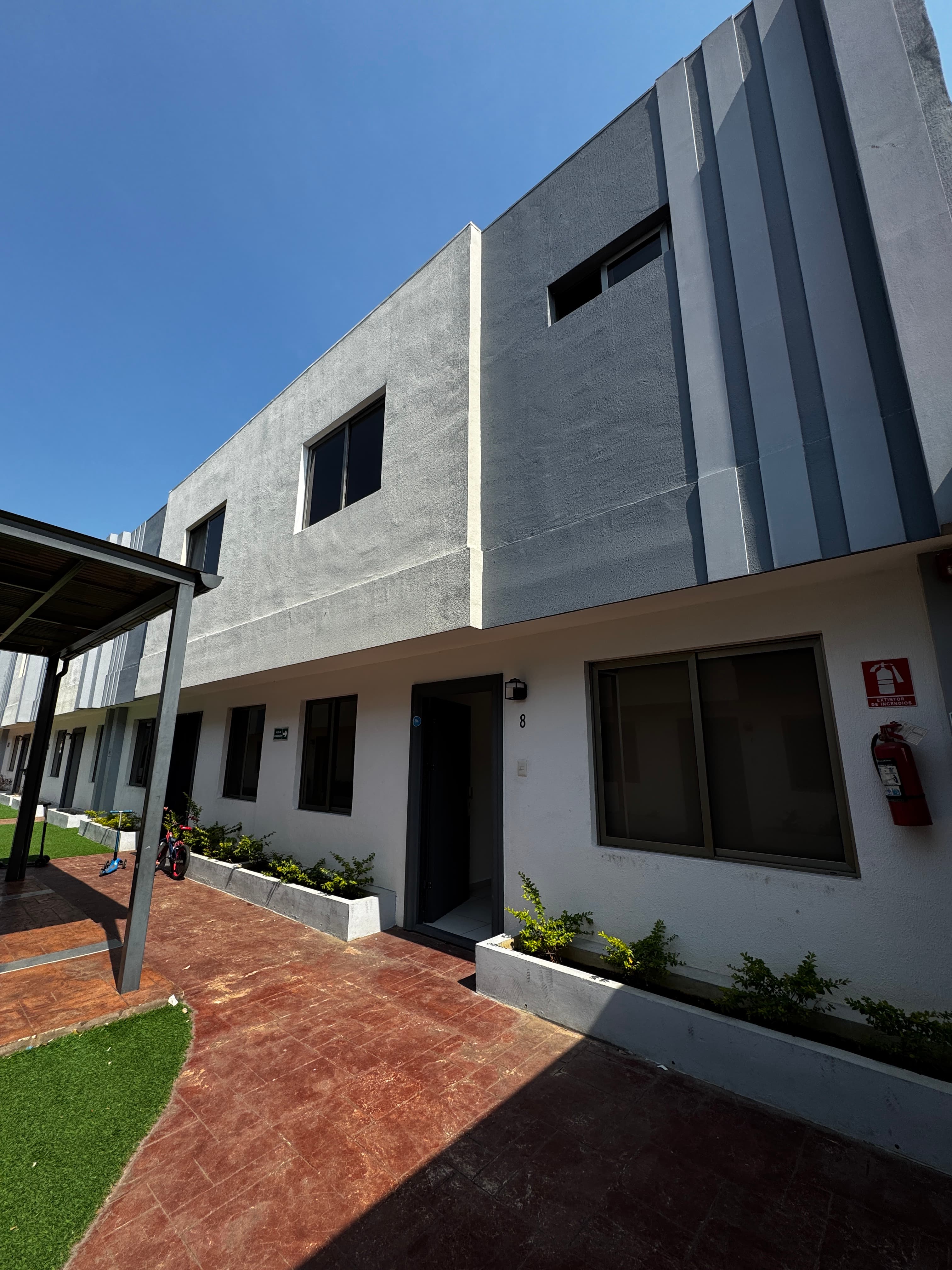 Moderno Townhome en Lomas de San Francisco
