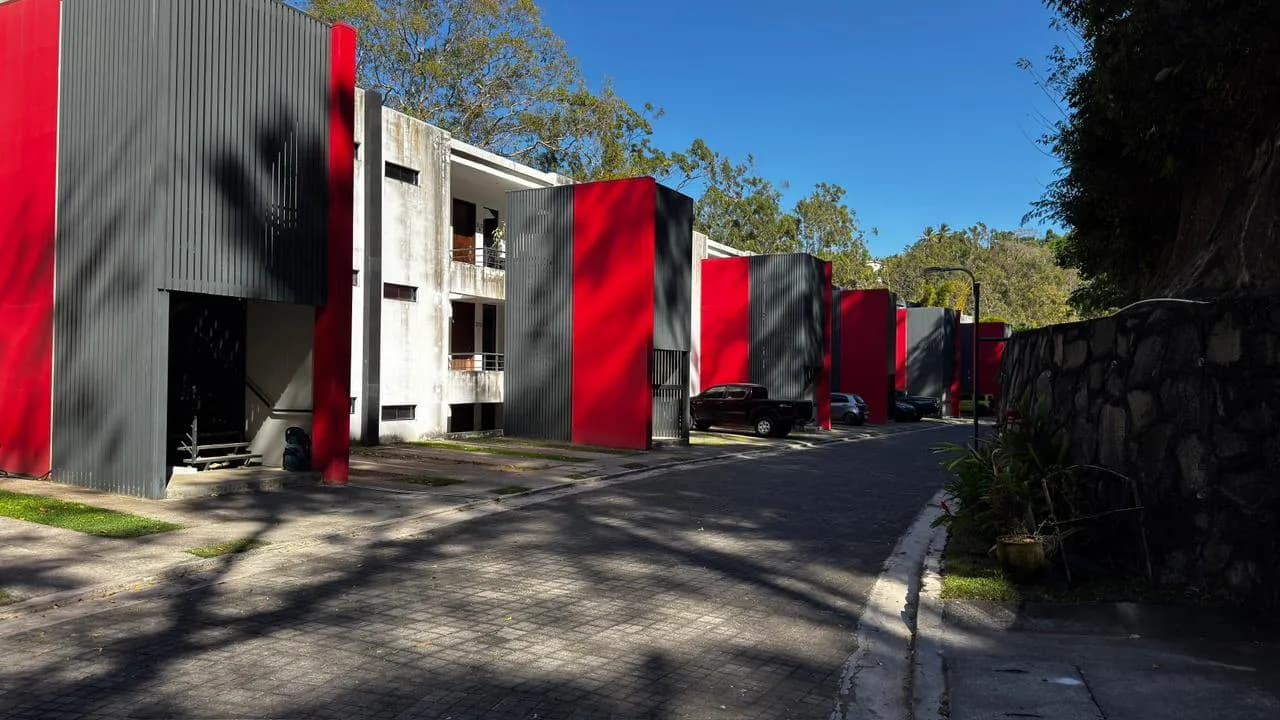 Apartamento en Venta: Disfruta de la Vista y el Clima en Los Planes de Renderos